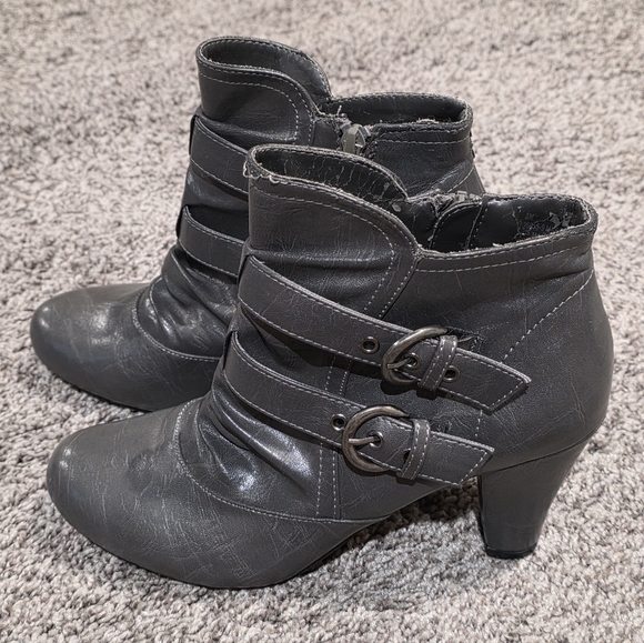 Hot Kiss Shoes - Hot Kiss Maribel Ankle Booties Size 8M